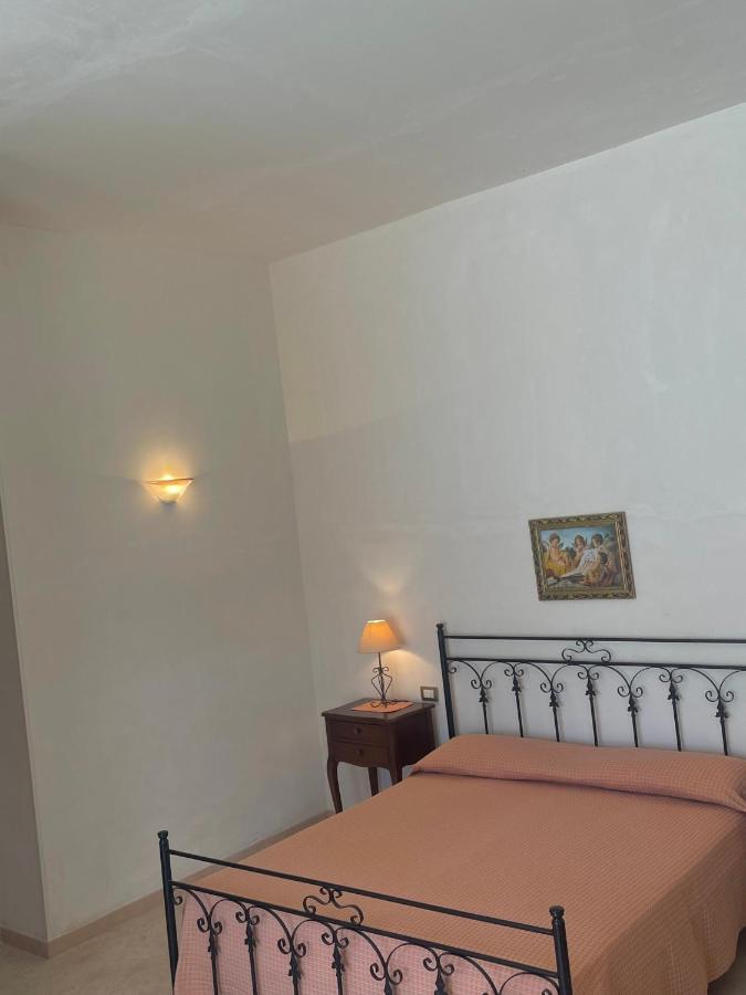 La Rondine Bed And Breakfast Uggiano La Chiesa Bagian luar foto